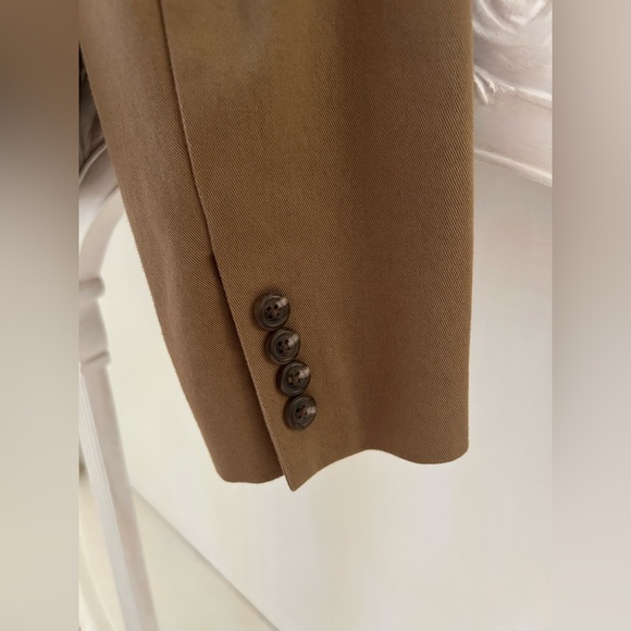 Vintage Ralph Lauren Classic Tan Blazer
Size: 14
Used (Like New) - Picture 8 of 12